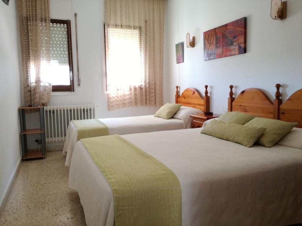 Hostal Los Pinares Lloret de Mar Exterior foto