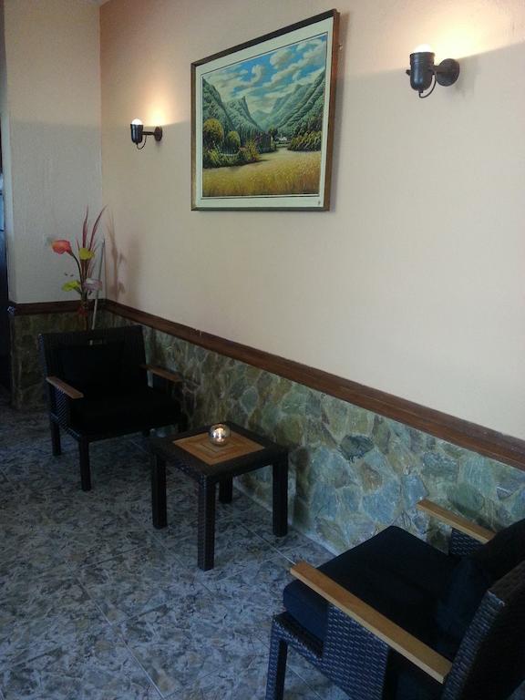 Hostal Los Pinares Lloret de Mar Exterior foto