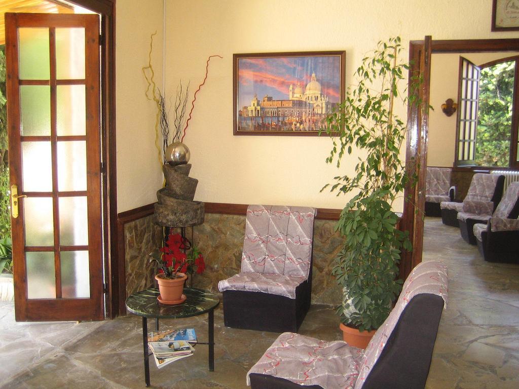 Hostal Los Pinares Lloret de Mar Exterior foto